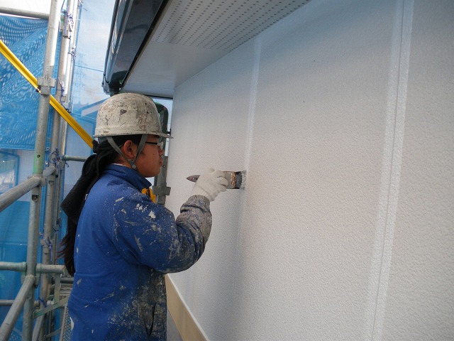 職人が丁寧に外壁塗装